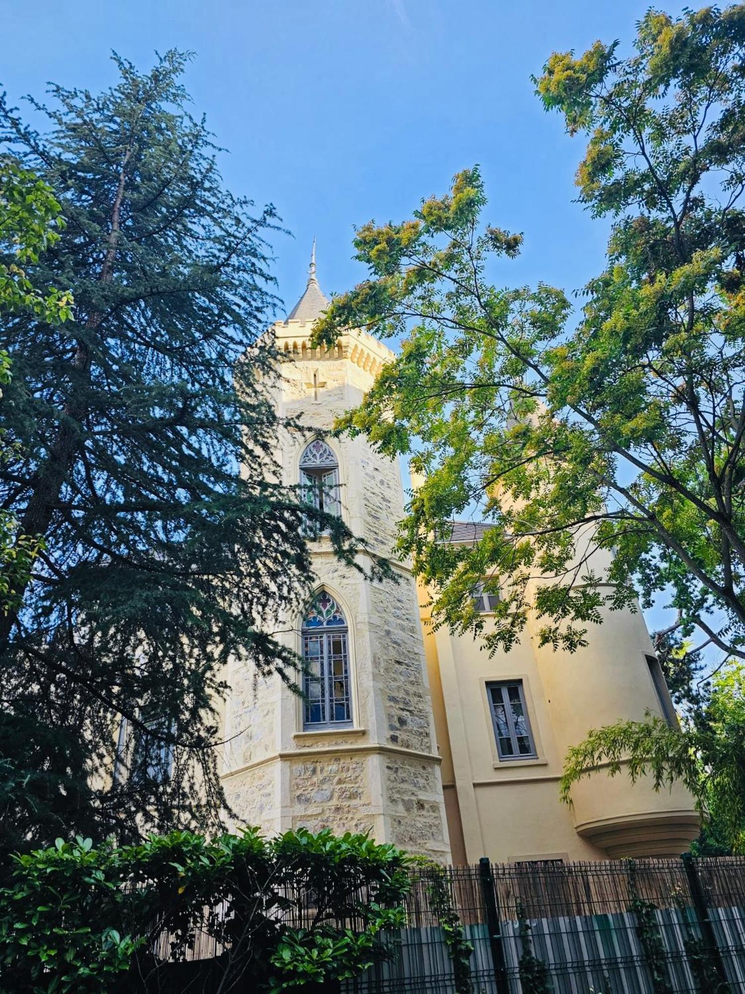 Chateau Grandclement Lyon Villeurbanne Niveau Rdc - Tresor Cache En Ville Avec Vue Piscine Et Parc Kültér fotó