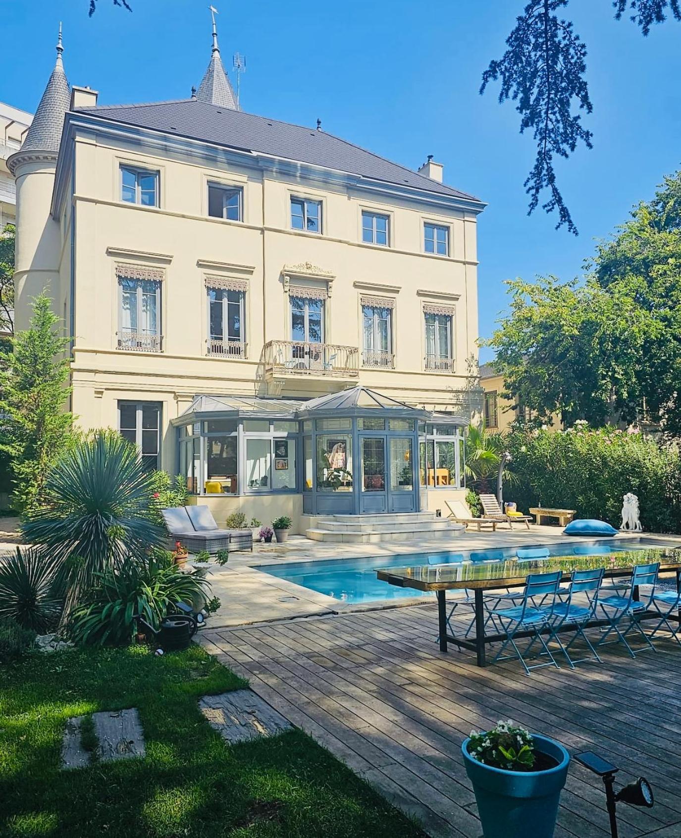 Chateau Grandclement Lyon Villeurbanne Niveau Rdc - Tresor Cache En Ville Avec Vue Piscine Et Parc Kültér fotó