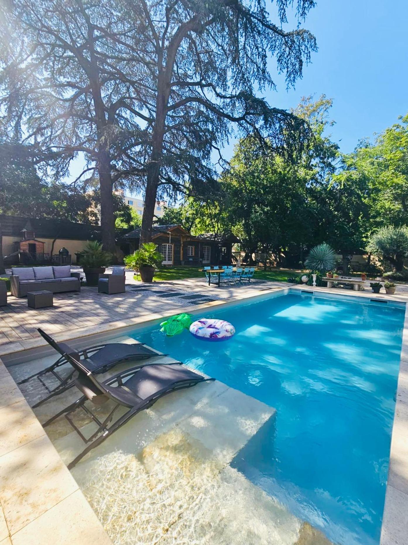 Chateau Grandclement Lyon Villeurbanne Niveau Rdc - Tresor Cache En Ville Avec Vue Piscine Et Parc Kültér fotó